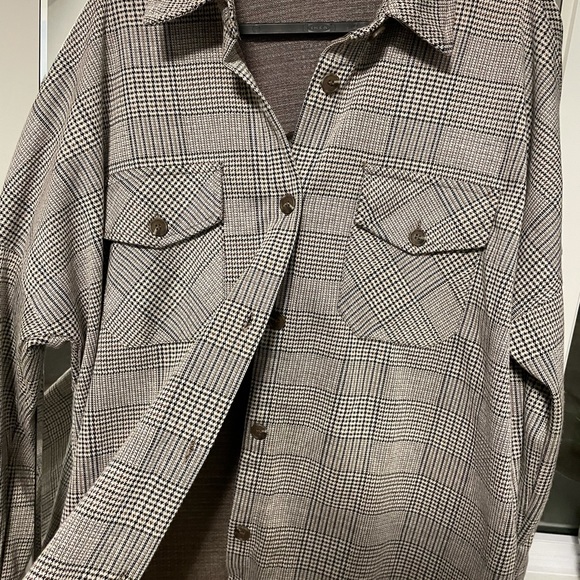 90s style button down shirt/jacket - Picture 2 of 3